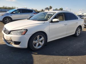 Volkswagen Passat SE 2.5L 5 2013