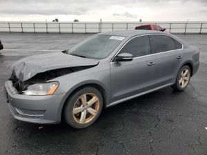 Volkswagen Passat SE 2.5L 5 2013