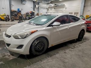 Hyundai Elantra GLS 1.8L 4 2013