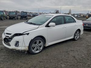 Toyota Corolla BASE 1.8L 4 2013