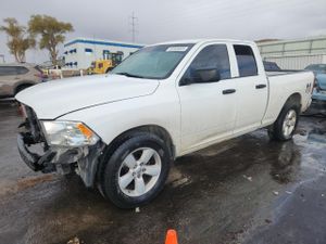 RAM 1500 ST 5.7L 8 2015