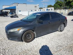 Ford Focus S 2.0L 4 2015