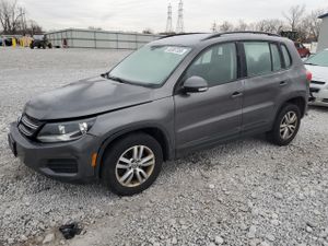 Volkswagen Tiguan S 2.0L 4 2016