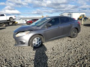 Ford Focus S 2.0L 4 2013