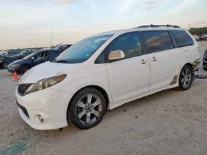 Toyota Sienna SPORT 3.5L 6 2011