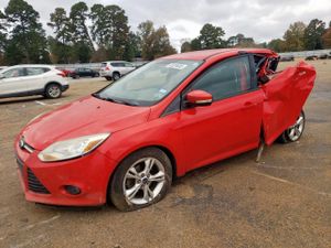Ford Focus SE 2.0L 4 2014