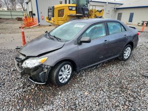 Toyota Corolla BASE 1.8L 4 2013