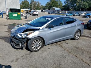 Hyundai Elantra SE 1.8L 4 2015
