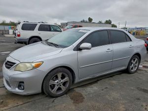 Toyota Corolla BASE 1.8L 4 2013