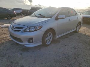 Toyota Corolla BASE 1.8L 4 2012