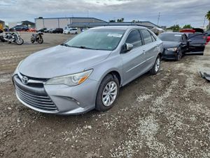Toyota Camry LE 2.5L 4 2015