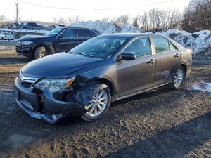 Toyota Camry SE 3.5L 6 2013