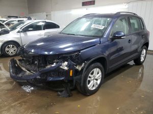 Volkswagen Tiguan S 2.0L 4 2015