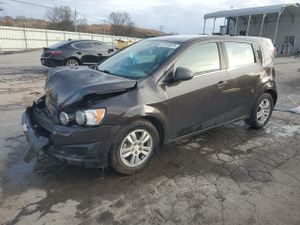 Chevrolet Aveo (Sonic) LT 1.8L 4 2015