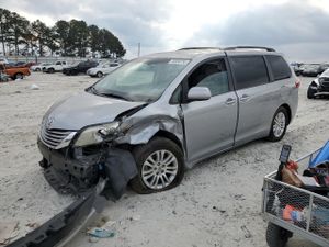 Toyota Sienna XLE 3.5L 6 2015