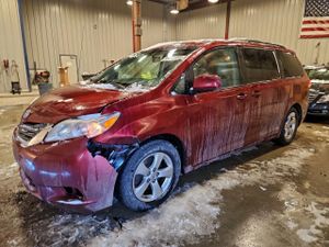 Toyota Sienna LE 3.5L 6 2011