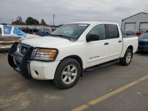 Nissan Titan S 5.6L 8 2011