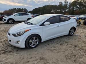 Hyundai Elantra GLS 1.8L 4 2013