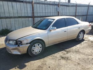Toyota Camry CE 2.2L 4 2001
