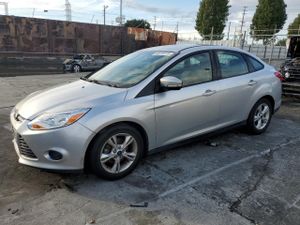 Ford Focus SE 2.0L 4 2014