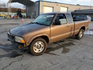 GMC Sonoma 2.2L 4 1999