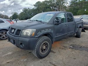 Nissan Titan XE 5.6L 8 2005