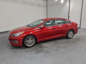 Hyundai Sonata SE 2.4L 4 2015