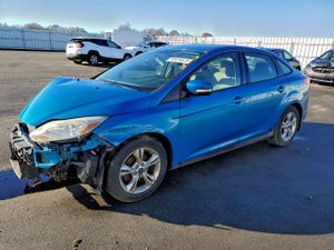 Ford Focus SE 2.0L 4 2014