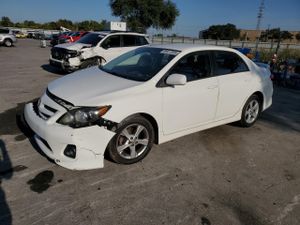 Toyota Corolla BASE 1.8L 4 2012