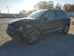 Volkswagen Tiguan S 2.0L 4 2013