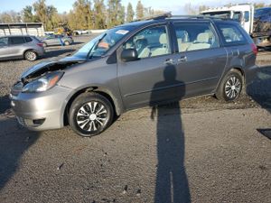 Toyota Sienna CE 3.3L 6 2004