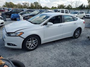 Ford Fusion SE 1.6L 4 2013