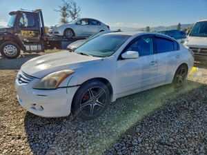 Nissan Altima BASE 2.5L 4 2011