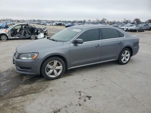 Volkswagen Passat SE 2.0L 4 2012