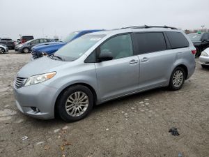 Toyota Sienna XLE 3.5L 6 2015