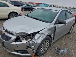 Chevrolet Cruze LS 1.8L 4 2011