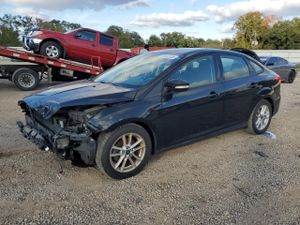 Ford Focus SE 2.0L 4 2015