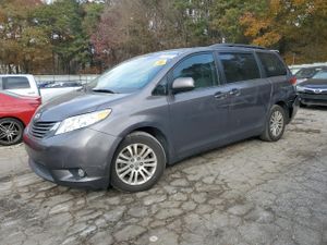 Toyota Sienna XLE 3.5L 6 2012