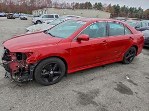 Toyota Camry BASE 2.5L 4 2011