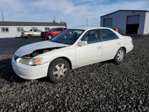 Toyota Camry CE 2.2L 4 2001