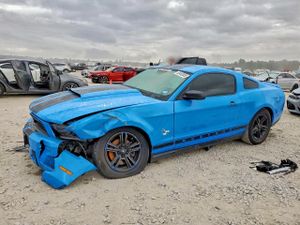 Ford Mustang 3.7L 6 2012