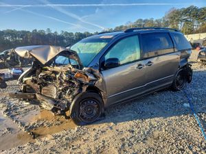 Toyota Sienna CE 3.3L 6 2005