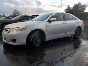 Toyota Camry BASE 2.5L 4 2011