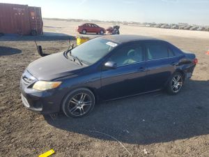 Toyota Corolla BASE 1.8L 4 2013
