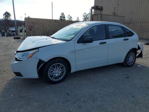 Ford Focus SE 2.0L 4 2010