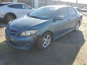 Toyota Corolla BASE 1.8L 4 2013