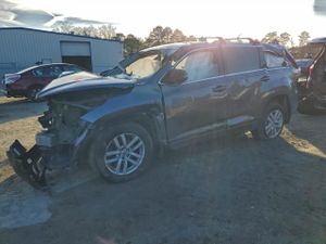 Toyota Highlander LE 3.5L 6 2015
