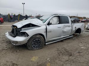 RAM 1500 SLT 5.7L 8 2015