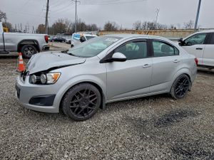 Chevrolet Aveo (Sonic) LS 1.8L 4 2014