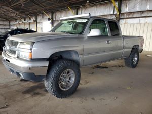 Chevrolet Silverado 1500 C1500 4.8L 8 2004